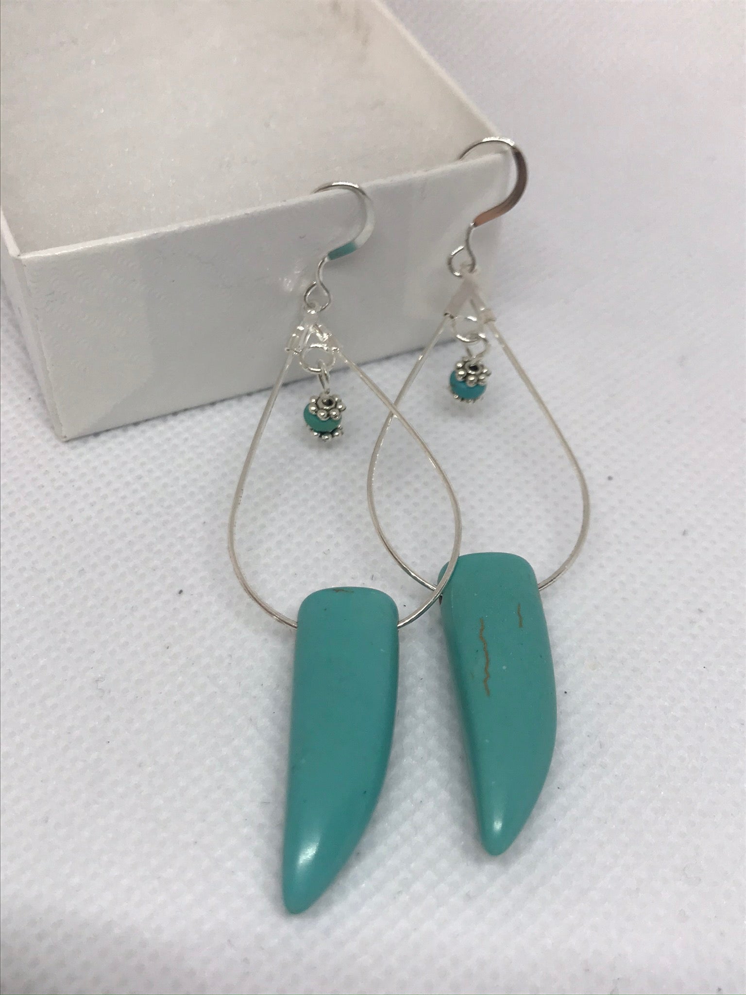 Turquoise tooth shaped earring
